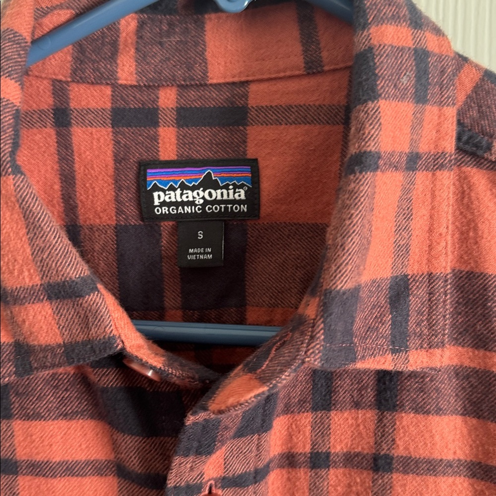 Men’s size small Patagonia brand flannel shirt. - Picture 2 of 5
